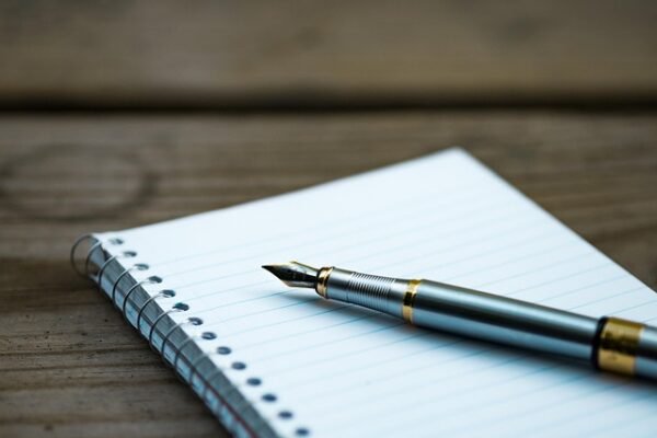 pexels fountain pen 1851096 640